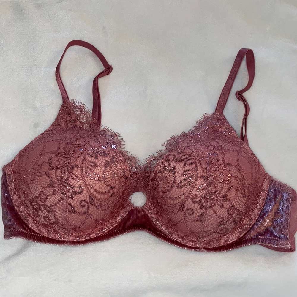 VS Very Sexy lightly lined plunge bra